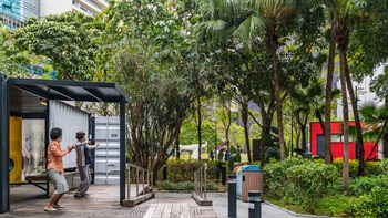 The container-like pavilion accommodates exhibitions and facilitates cultural and art exchanges. Landscape amenities like raised decks, seating and shelter allow all users to enjoy the park.